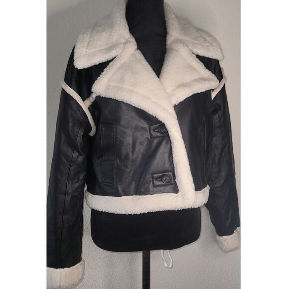 Hollister Jackets & Blazers - Hollister Women's Black Vegan Leather Cropped Sherpa-Lined Aviator Jacket Sz M